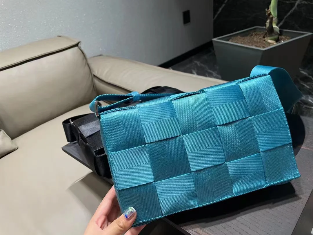 New Top-Quality Nylon Canvas Woven Handbag Luxury Designer Shoulder Crossbody Bag Ladies Totes Waist Pack Women Messenger Bag
New Top-Quality Nylon Canvas Woven Handbag Luxury Designer Shoulder Crossbody Bag Ladies Totes Waist Pack Women Messenger Bag