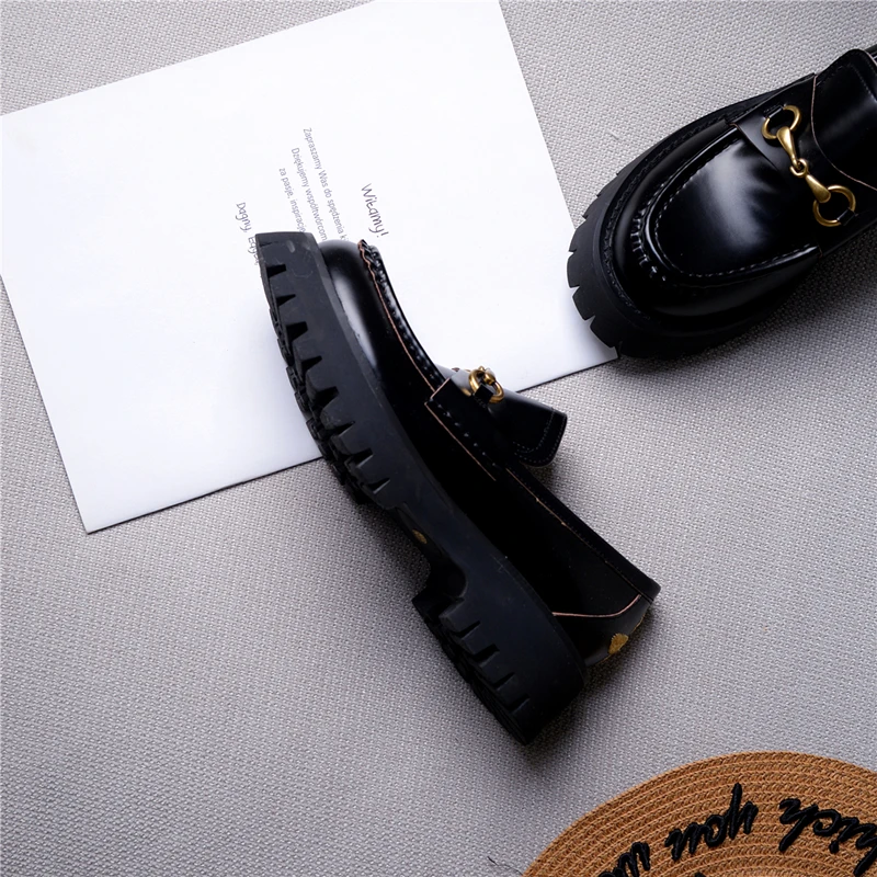 Women's Fashion Leather Shoes Platform Thick Bottom Loafers Shoes Casual Muller Female Slip On Casual Oxford Ladies Shoes 
Women's Fashion Leather Shoes Platform Thick Bottom Loafers Shoes Casual Muller Female Slip On Casual Oxford Ladies Shoes