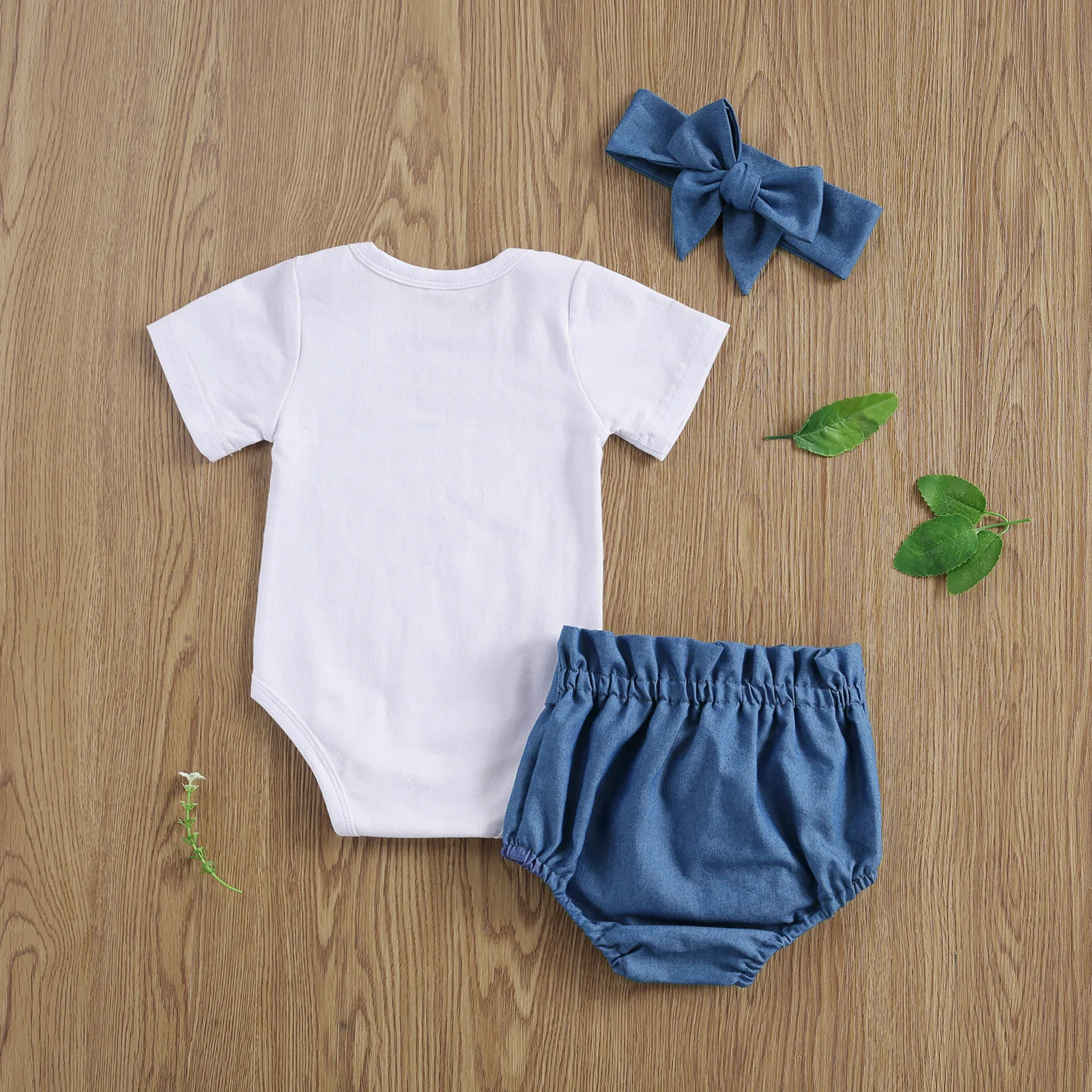 2020 New 0-18M Toddler Baby Girl Summer 3Pcs Set Rainbow Print White Short Sleeve Bodysuit+Bow Blue Shorts+Headband Infant
2020 New 0-18M Toddler Baby Girl Summer 3Pcs Set Rainbow Print White Short Sleeve Bodysuit+Bow Blue Shorts+Headband Infant