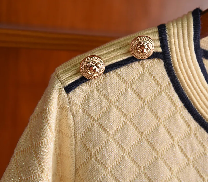 Brand Fashion Women High-end Luxury Summer Vintage Stitching Metal Buttons Decoration Slim Knitted Short-sleeved Dress
Brand Fashion Women High-end Luxury Summer Vintage Stitching Metal Buttons Decoration Slim Knitted Short-sleeved Dress