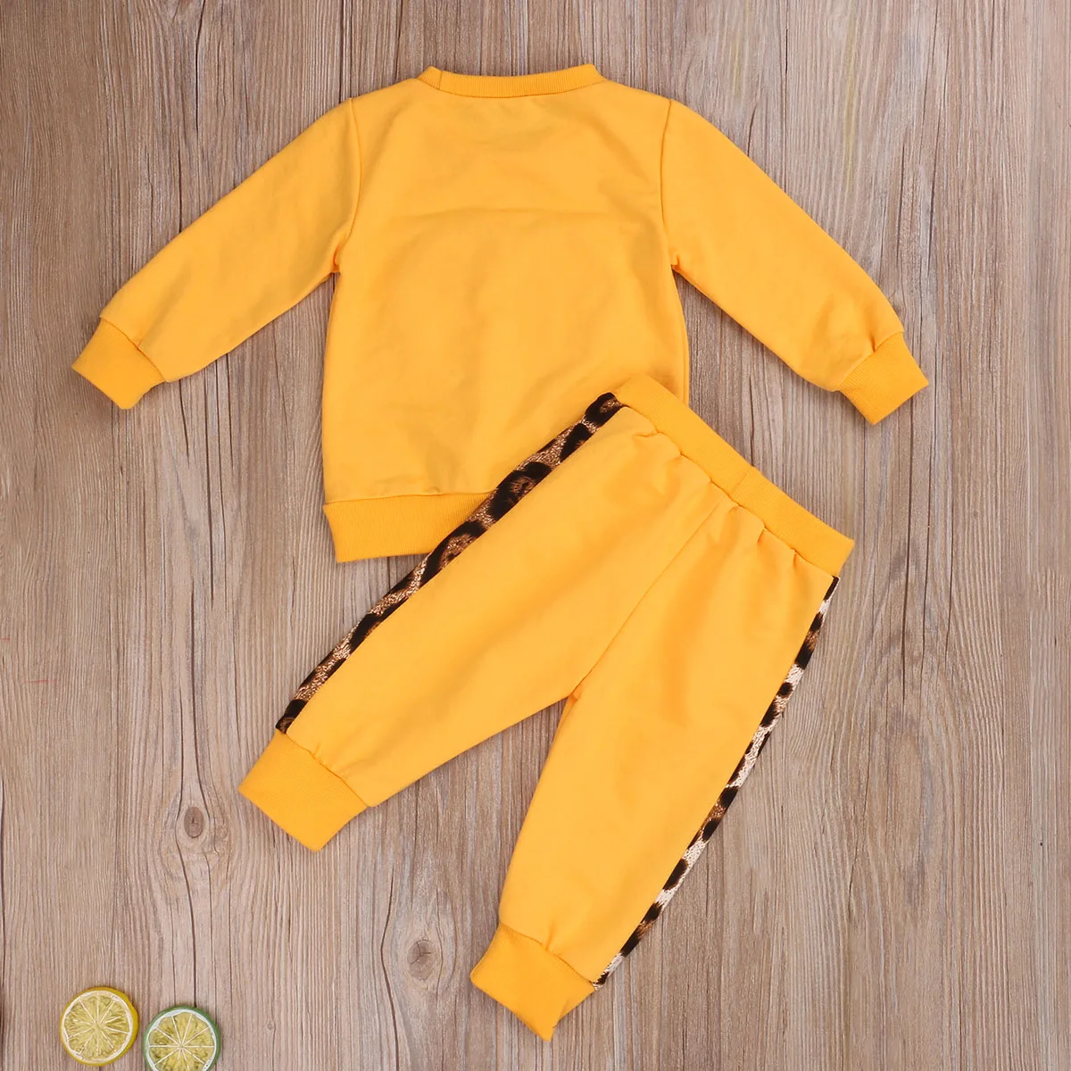 2 Pcs Baby Girl 12M-5T Clothing Round-Neck Long-Sleeves Top with Pearl Leopard Heart Printed + Long Pants Outfit for Kids
2 Pcs Baby Girl 12M-5T Clothing Round-Neck Long-Sleeves Top with Pearl Leopard Heart Printed + Long Pants Outfit for Kids