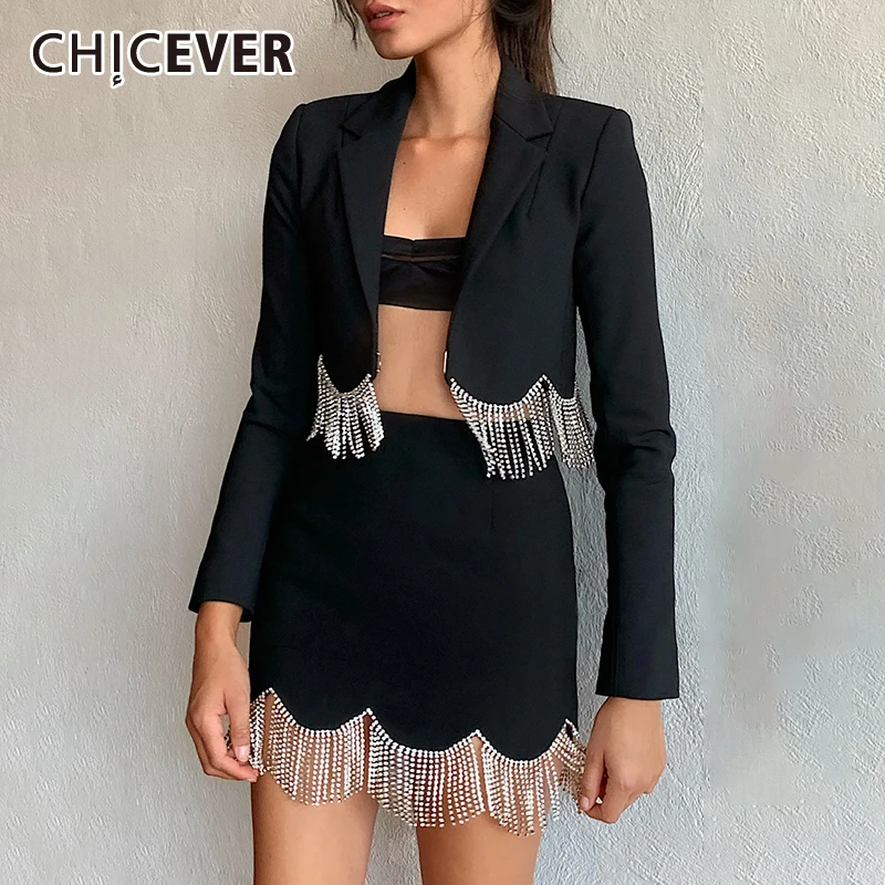 Женский комплект из двух предметов CHICEVER, черный топ с длинными рукавами и отложным воротником, мини-юбка с высокой талией, юбка с кисточками ...
Женский комплект из двух предметов CHICEVER, черный топ с длинными рукавами и отложным воротником, мини-юбка с высокой талией, юбка с кисточками ...