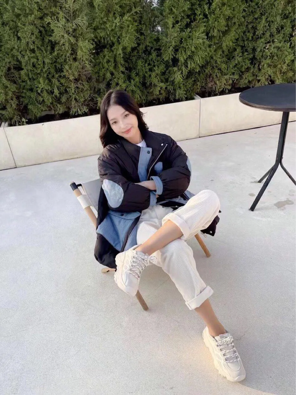 90% white duck down denim stitching down jacket women's casual mid-length lapel large pocket backpack jacket
90% white duck down denim stitching down jacket women's casual mid-length lapel large pocket backpack jacket