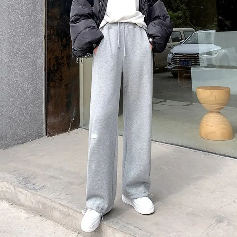 2022 Plush sports pants women's autumn and winter loose straight tube high waist thin grey thickened Leggings guard pants
2022 Plush sports pants women's autumn and winter loose straight tube high waist thin grey thickened Leggings guard pants