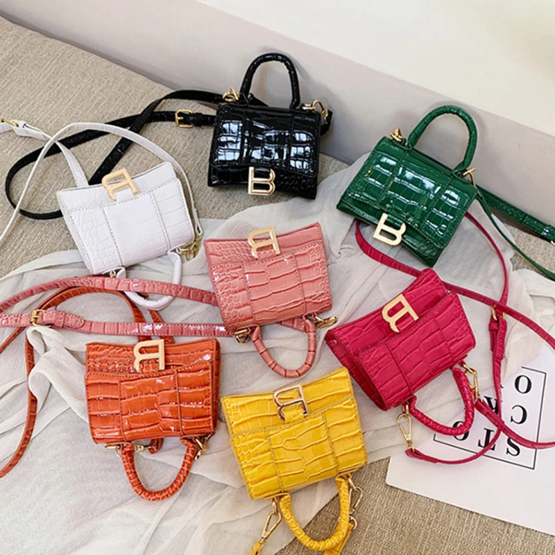 Fake Crocodile B Button Mini Handbags for Women PU Leather Small Chain Clutch Crossbody Girl Creative Shoulder Messenger Bag
Fake Crocodile B Button Mini Handbags for Women PU Leather Small Chain Clutch Crossbody Girl Creative Shoulder Messenger Bag