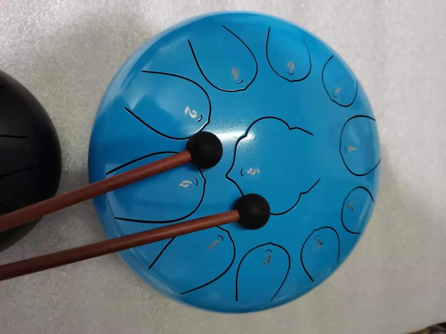 10-дюймовый 12-тоновый стальной барабан для языка Handpan с мягкой сумкой для барабана и парой маллетов для йоги, медитации
10-дюймовый 12-тоновый стальной барабан для языка Handpan с мягкой сумкой для барабана и парой маллетов для йоги, медитации