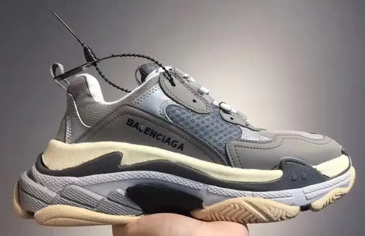 2021 Triple- Running Shoes Balanciaga- Traniner Casual womens mens Black White Red trainer platform tripler Dad shoes sneakers
2021 Triple- Running Shoes Balanciaga- Traniner Casual womens mens Black White Red trainer platform tripler Dad shoes sneakers