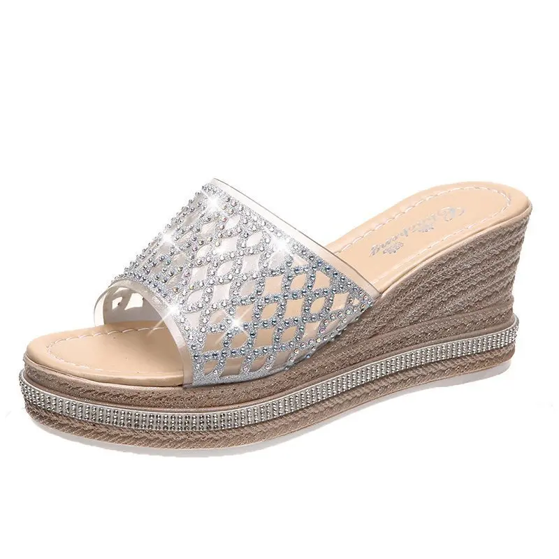 Shoes Ladies' Slippers On A Wedge Platform Luxury Slides Women Heels Pantofle Flat Designer High Soft 2021 Summer Fabric Rome PU
Shoes Ladies' Slippers On A Wedge Platform Luxury Slides Women Heels Pantofle Flat Designer High Soft 2021 Summer Fabric Rome PU