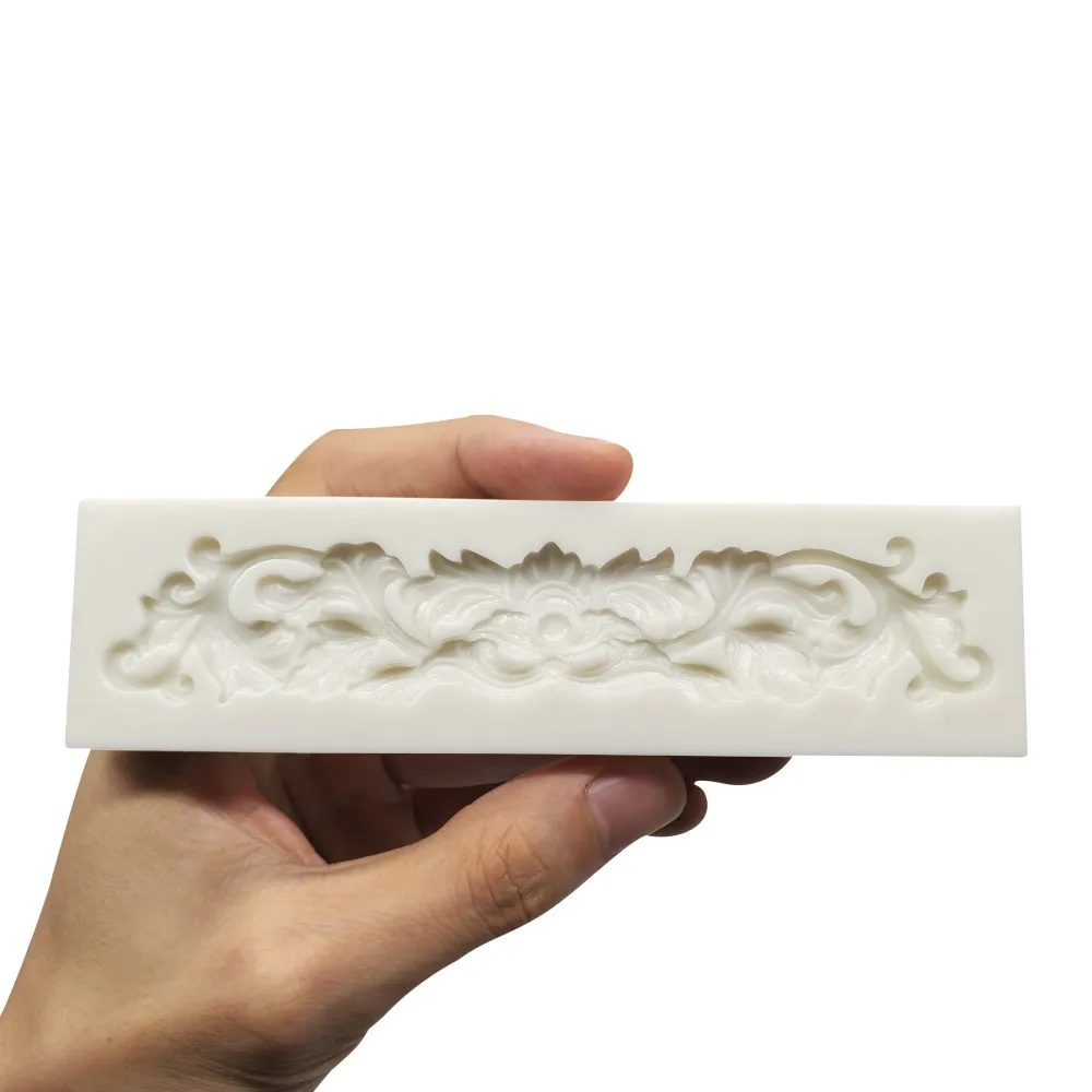 3D Vintage Embossed Crown Shape Silicone Mold Fondant Cupcake Decorating Tool Chocolate Candy Gumpaste Mold Cake Decoration Tool
3D Vintage Embossed Crown Shape Silicone Mold Fondant Cupcake Decorating Tool Chocolate Candy Gumpaste Mold Cake Decoration Tool