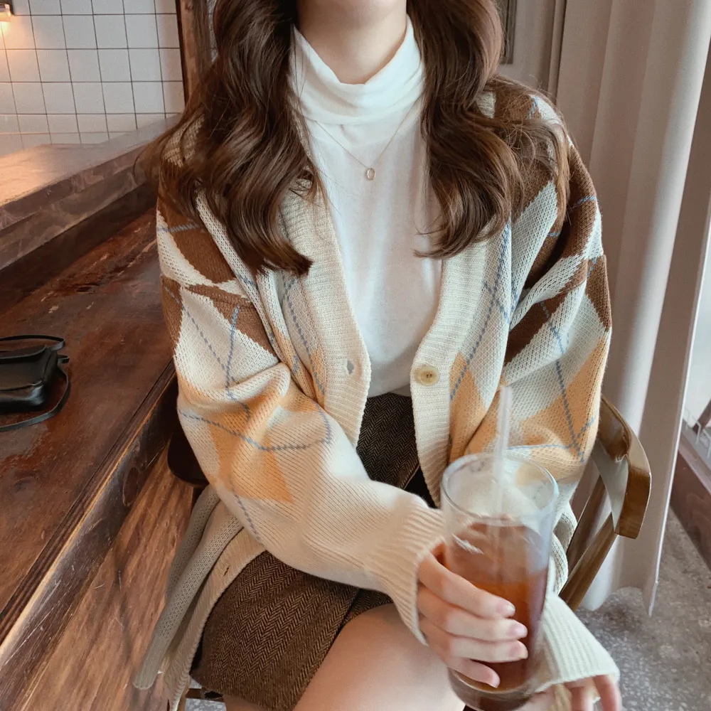 New Oversize Women's Sweaters Autumn Winter fashion Vintage Plaid V-Neck Cardigans Single Breasted Puff Sleeve Loose Cardigan
New Oversize Women's Sweaters Autumn Winter fashion Vintage Plaid V-Neck Cardigans Single Breasted Puff Sleeve Loose Cardigan