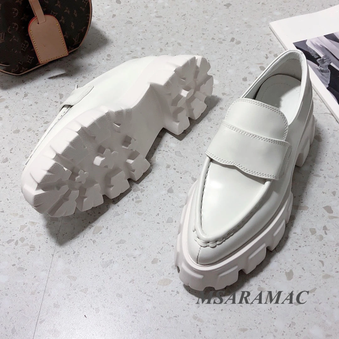 Lolita Girls White Leather Pointed Toe Platform Loafers Fashion Women Height Increase Flat Casual Shoes
Lolita Girls White Leather Pointed Toe Platform Loafers Fashion Women Height Increase Flat Casual Shoes