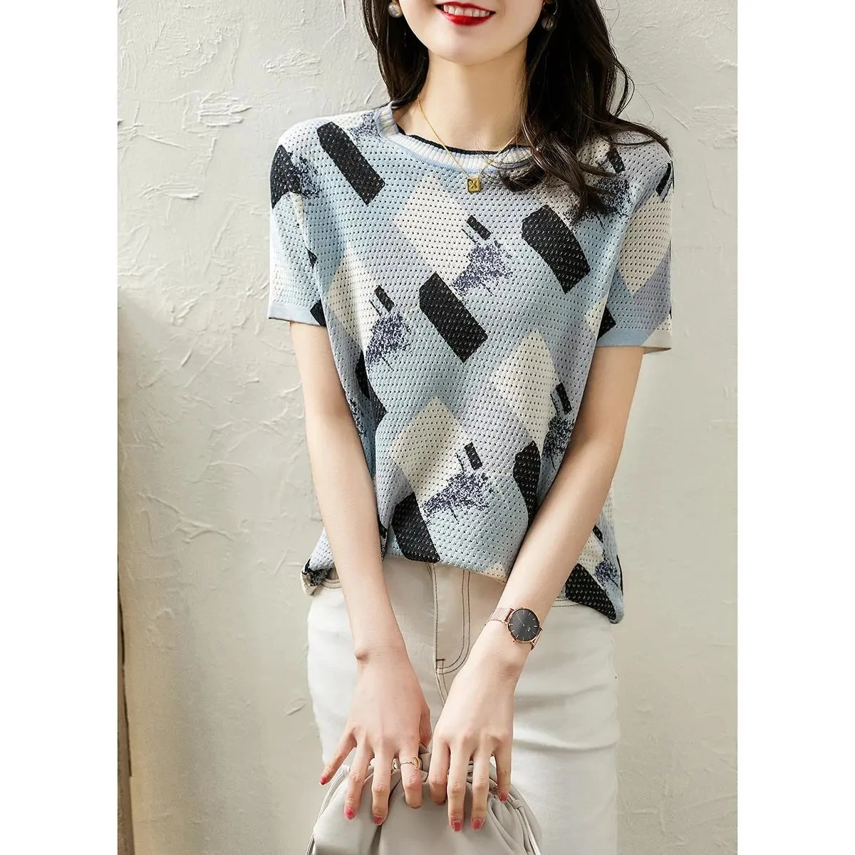 Spring/Summer 2021 new hole print knitted short-sleeved T-shirt clothes for women summer clothing Regular Polyester
Spring/Summer 2021 new hole print knitted short-sleeved T-shirt clothes for women summer clothing Regular Polyester