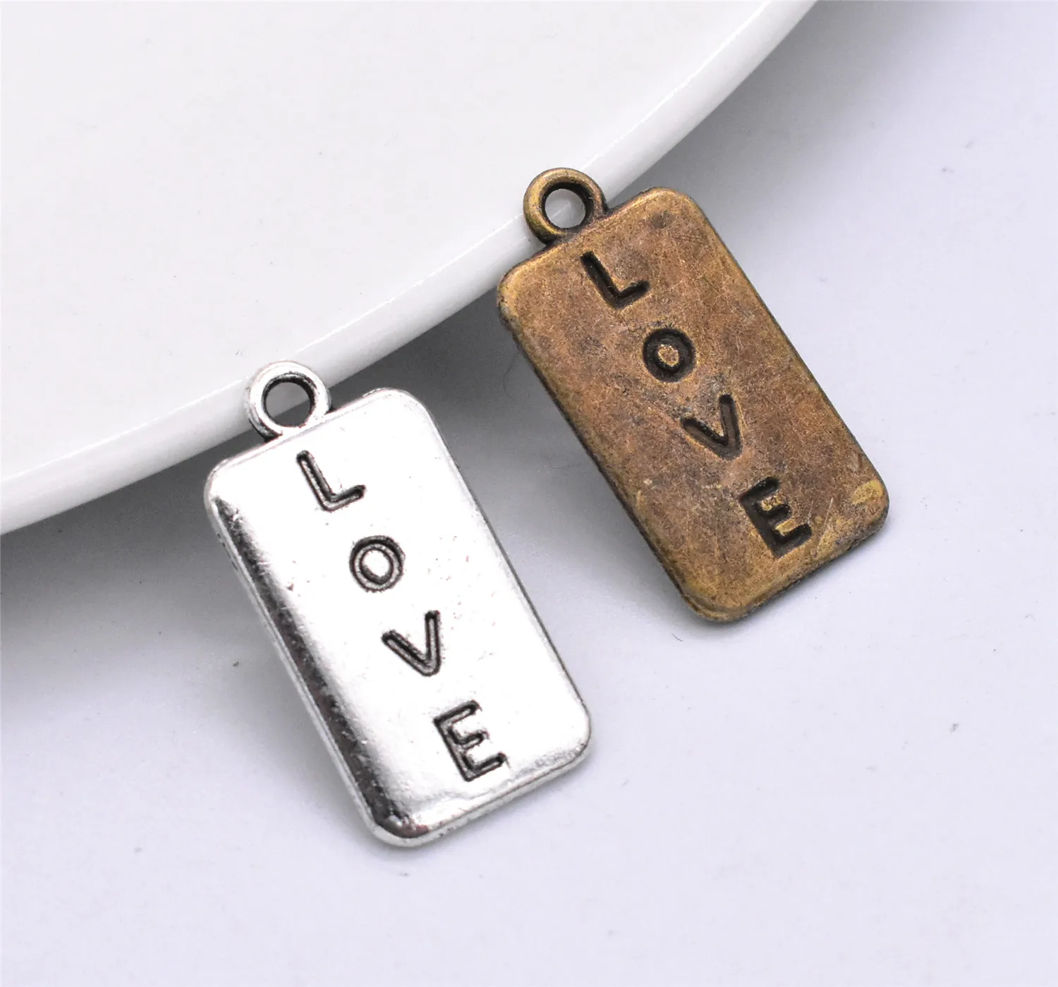 Новинка 10 шт./лот 25x12 мм двухцветная позолоченная тарелка для подвесок «сделай сам» ювелирные изделия ручной работы аксессуары
Новинка 10 шт./лот 25x12 мм двухцветная позолоченная тарелка для подвесок «сделай сам» ювелирные изделия ручной работы аксессуары