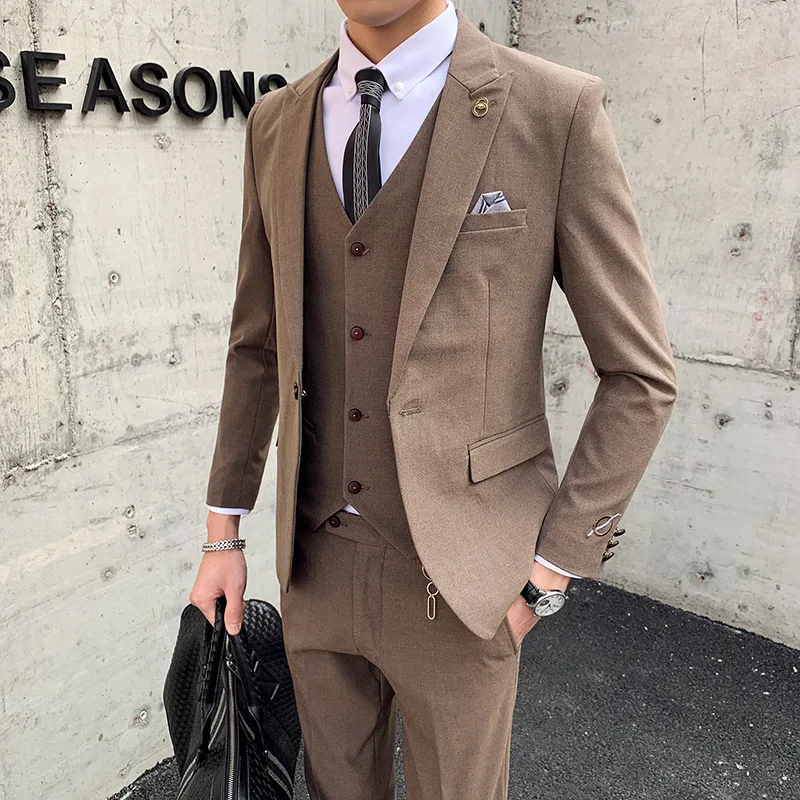 High Quality Gentleman Three Piece Wedding Bridegroom Suit for Men Solid Color Formal Business One Button 3-Piece Mens Suits
High Quality Gentleman Three Piece Wedding Bridegroom Suit for Men Solid Color Formal Business One Button 3-Piece Mens Suits