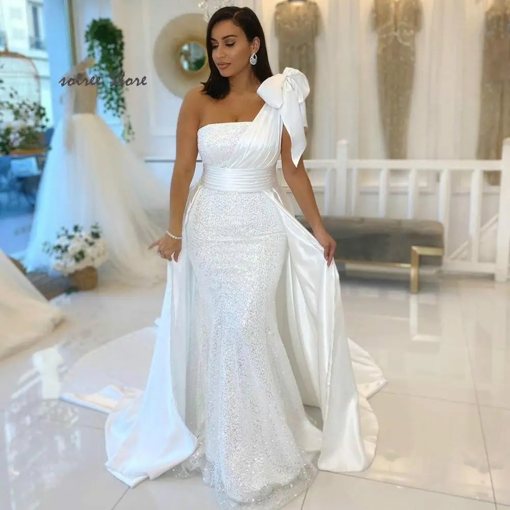Elegant Plus Size Sequin Mermaid Wedding Dresses Glitter Sexy One Shoulder Silk Satin Overskirt Train Church Garden Wedding Gown
Elegant Plus Size Sequin Mermaid Wedding Dresses Glitter Sexy One Shoulder Silk Satin Overskirt Train Church Garden Wedding Gown