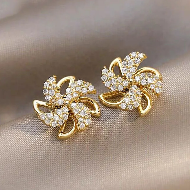 Charmsmic New Small Rhinestone Windmill Stud Earrings Delicate Flower Ear Studs For Children Girls High Quality Femme Brinco
Charmsmic New Small Rhinestone Windmill Stud Earrings Delicate Flower Ear Studs For Children Girls High Quality Femme Brinco
