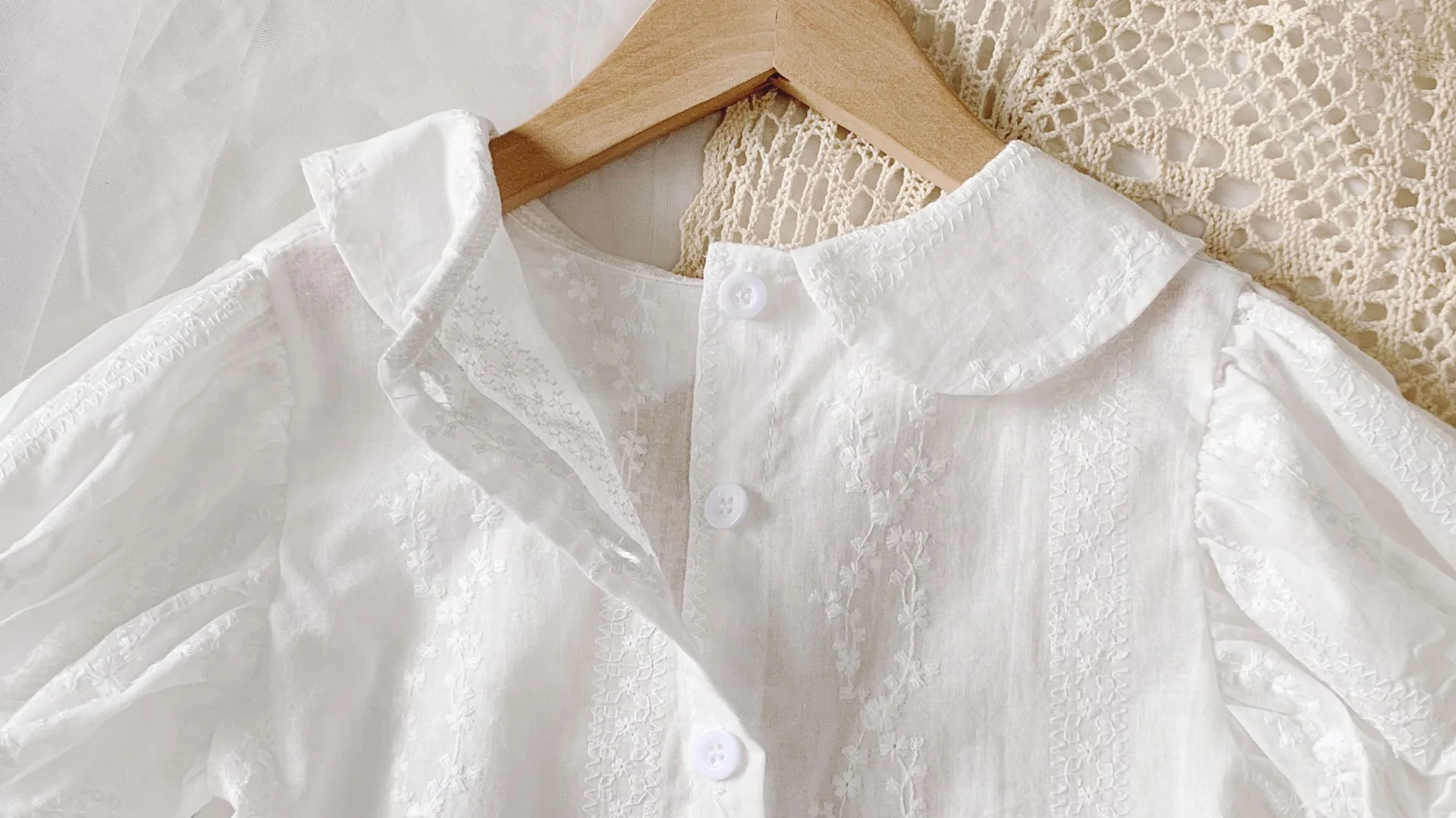 New Fashion kids Girl Shirt Puff Sleeve White Girl Shirt Summer Children Girl T-shirt Casual Girl Tops Toddler Clothes 
New Fashion kids Girl Shirt Puff Sleeve White Girl Shirt Summer Children Girl T-shirt Casual Girl Tops Toddler Clothes