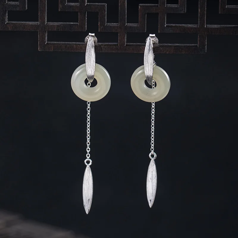 S925 sterling silver Hetian jade earrings female 2022 new tide palace antique temperament willow leaf tassel earrings
S925 sterling silver Hetian jade earrings female 2022 new tide palace antique temperament willow leaf tassel earrings