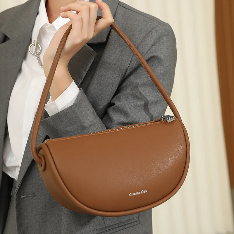 Женская сумка-тоут из натуральной кожи, 2022 
Женская сумка-тоут из натуральной кожи, 2022