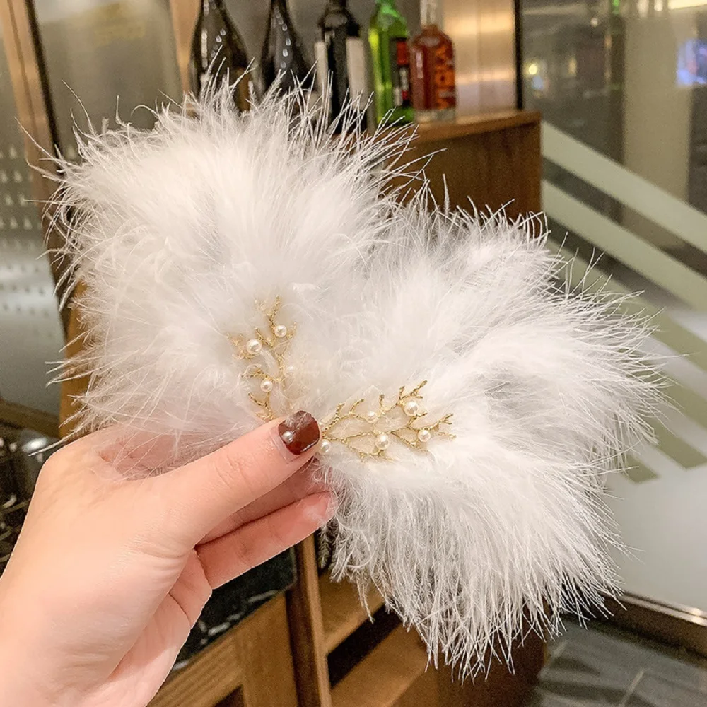 Super Fairy White Feather Hair Clip Headdress Wedding Daily Photo Personality Sweet Feather Barrettes Hair Accessories
Super Fairy White Feather Hair Clip Headdress Wedding Daily Photo Personality Sweet Feather Barrettes Hair Accessories