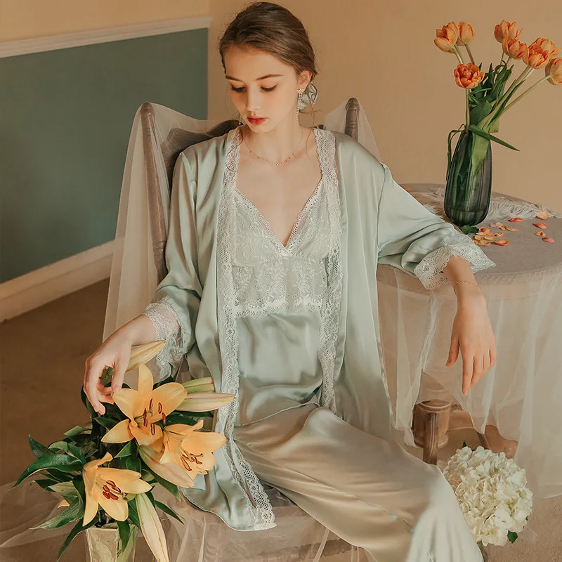 Pajamas Suit Ladies Sleepwear Spring Simple Leisure Pyjamas 3pcs Long sleeve Robe camisole Pajamas INS Fashion Women
Pajamas Suit Ladies Sleepwear Spring Simple Leisure Pyjamas 3pcs Long sleeve Robe camisole Pajamas INS Fashion Women