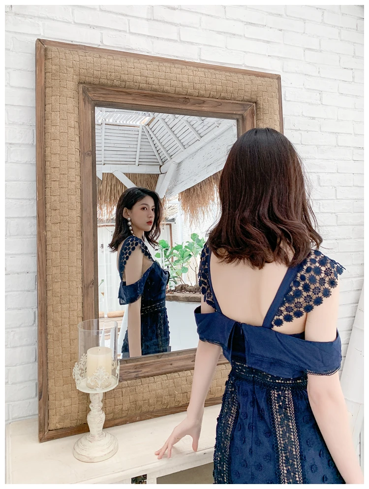 High-End Lace Maxi Dress Women Fashion Designer Ruffled Backless High Waist Long Dress 2021 Sexy Hollow Camisole Dress Vacation
High-End Lace Maxi Dress Women Fashion Designer Ruffled Backless High Waist Long Dress 2021 Sexy Hollow Camisole Dress Vacation