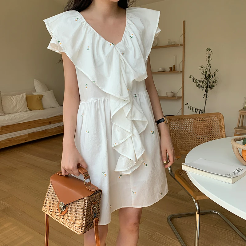 Loose Sweet Florals V-Neck Flying Sleeves Girls Casual 2021 Elegance Ruffles Sexy Summer Slim Mini Dress Vestidos
Loose Sweet Florals V-Neck Flying Sleeves Girls Casual 2021 Elegance Ruffles Sexy Summer Slim Mini Dress Vestidos