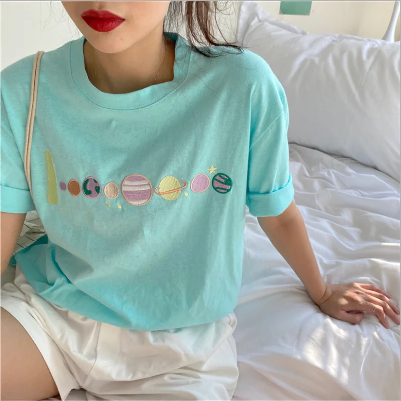 High Quality Moon Embroidery T-Shirt Women Loose Korean Style Short Sleeve O Neck Tops All-Match Simple T-Shirt
High Quality Moon Embroidery T-Shirt Women Loose Korean Style Short Sleeve O Neck Tops All-Match Simple T-Shirt