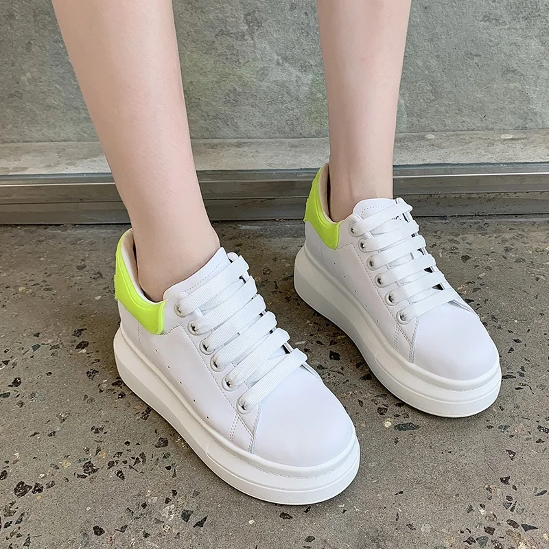 Ladies Sports Shoes Spring And Autumn Hot Sale College Style Sweet Lace-Up Slope Heel Heightening Shoelace Reflective Strips.
Ladies Sports Shoes Spring And Autumn Hot Sale College Style Sweet Lace-Up Slope Heel Heightening Shoelace Reflective Strips.