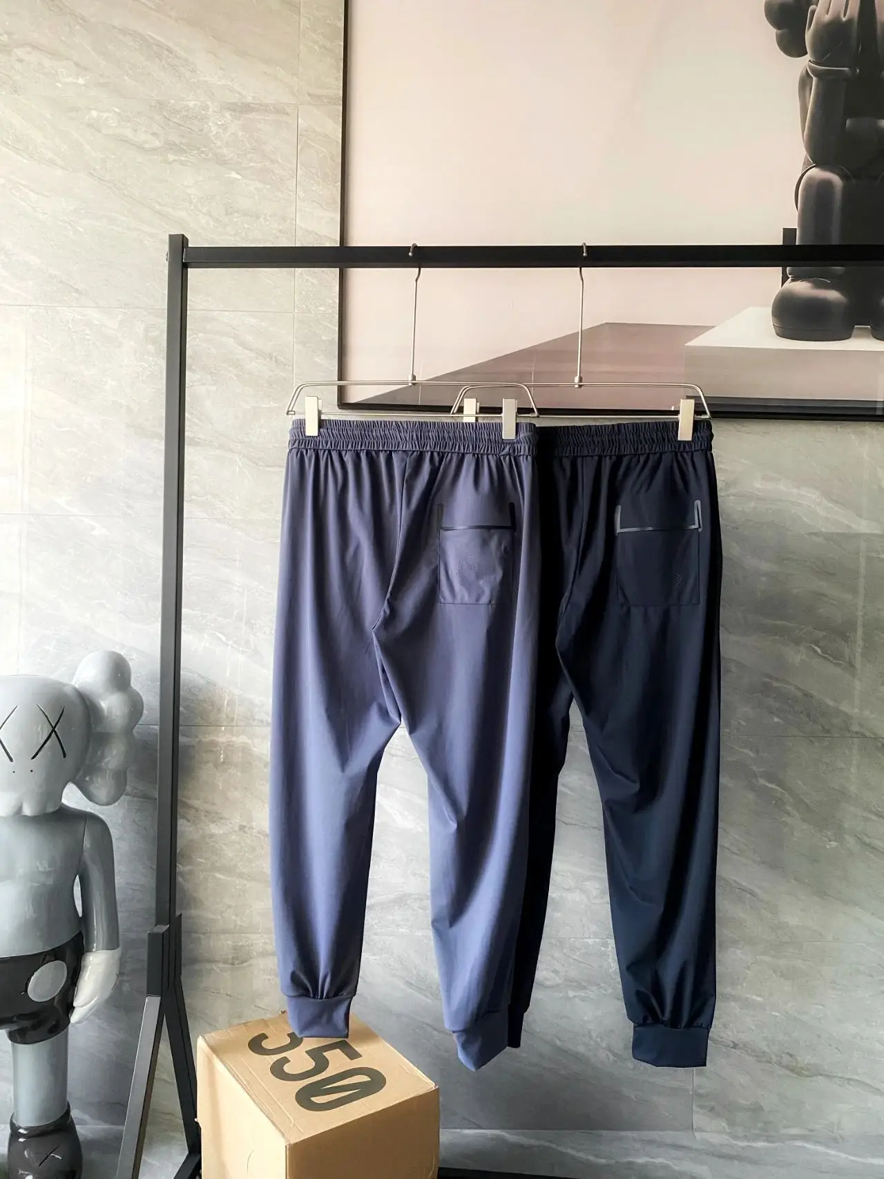 Men's thin lightweight cutting spring and summer men's simple slim casual pants zx2713
Men's thin lightweight cutting spring and summer men's simple slim casual pants zx2713