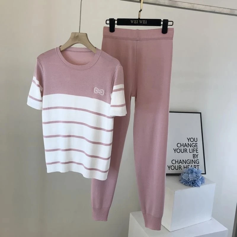 Summer Fashion Casual Knitted Sportswear 2 Piece Set Women Striped Pullover Sweater Tops+Elastic Waist Pant Lady Tracksuit Suits
Summer Fashion Casual Knitted Sportswear 2 Piece Set Women Striped Pullover Sweater Tops+Elastic Waist Pant Lady Tracksuit Suits