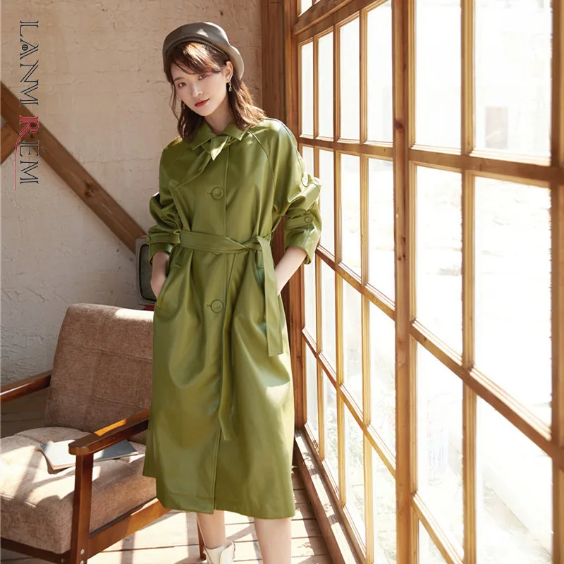 LANMREM 2021 осенняя и зимняя женская ветровка средней длины из искусственной кожи с отворотом женский зеленый плащ с поясом 2T1191
LANMREM 2021 осенняя и зимняя женская ветровка средней длины из искусственной кожи с отворотом женский зеленый плащ с поясом 2T1191