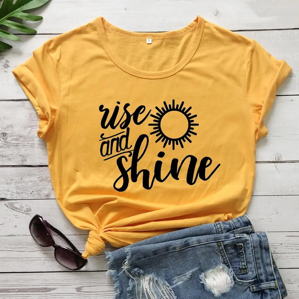 Футболка Rise and shine женская, Модный повседневный топ из чистого хлопка с забавным графическим рисунком, винтажный топ с цитатами в стиле гранж...
Футболка Rise and shine женская, Модный повседневный топ из чистого хлопка с забавным графическим рисунком, винтажный топ с цитатами в стиле гранж...