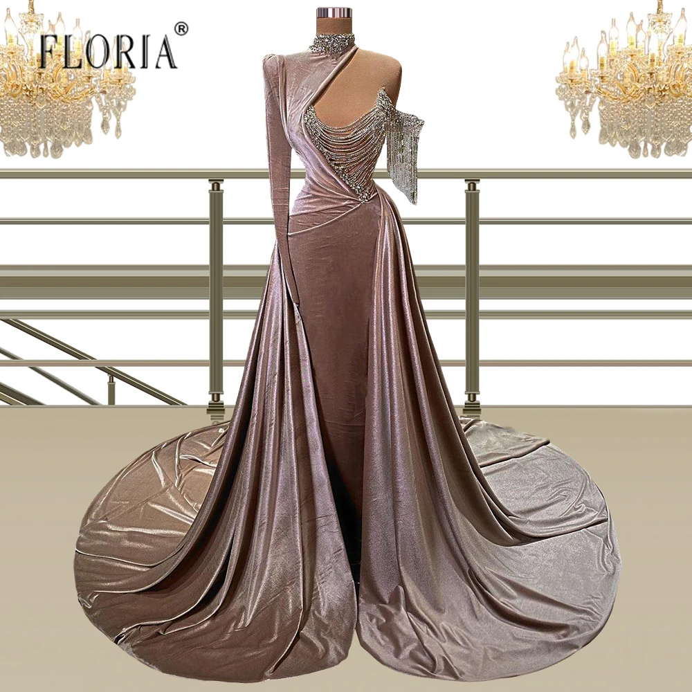 Женское вечернее платье с бисером, со съемным шлейфом 
Женское вечернее платье с бисером, со съемным шлейфом