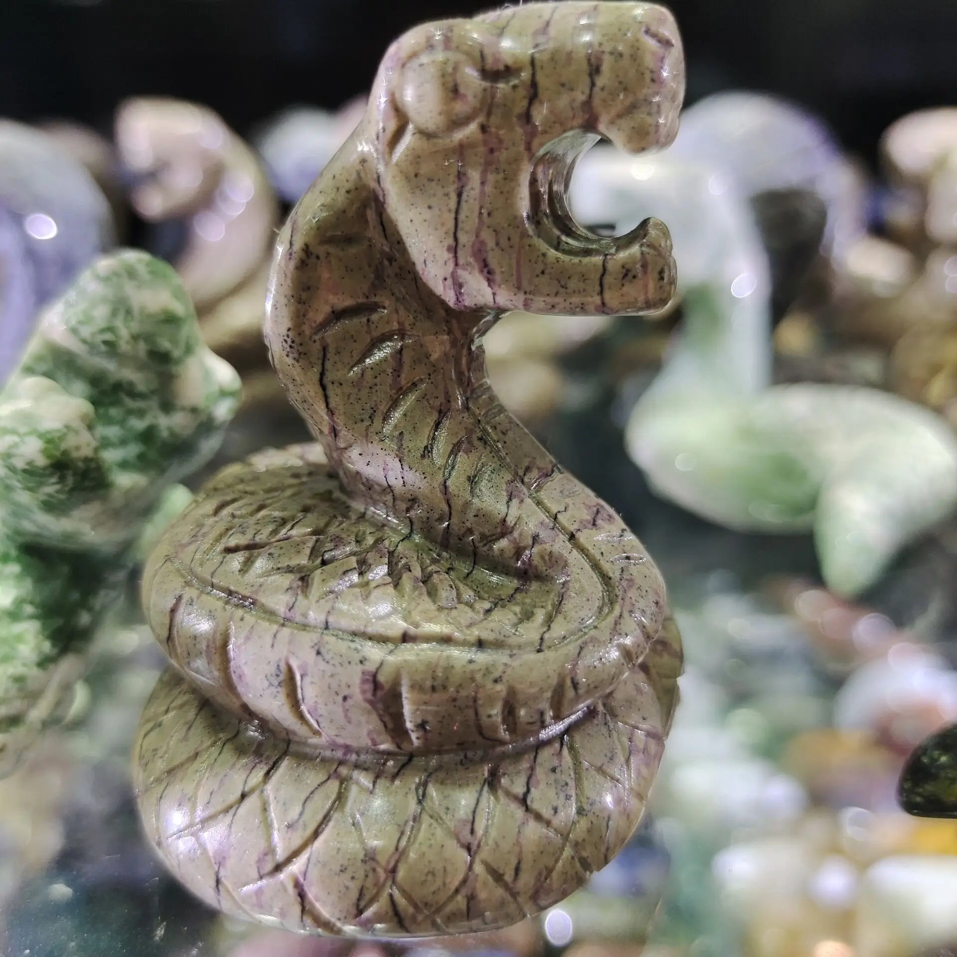 1 шт. Резной Натурального Розового Кварца, украшенные стразами, под змеиную кожу, фигурка авантюрин со змеиным рисунком животных ремесла Исц...
1 шт. Резной Натурального Розового Кварца, украшенные стразами, под змеиную кожу, фигурка авантюрин со змеиным рисунком животных ремесла Исц...