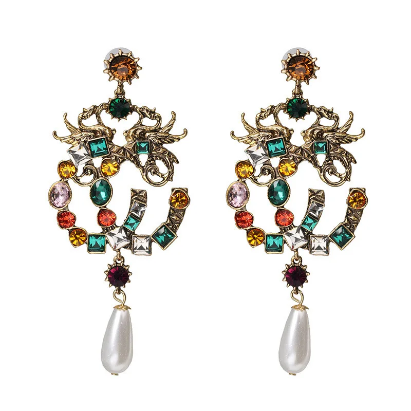 2021 New Fashion Jewelry Retro G Necklace Women's Big Name Women Exaggerated Bronze Necklace Bracelet Earrings Set
2021 New Fashion Jewelry Retro G Necklace Women's Big Name Women Exaggerated Bronze Necklace Bracelet Earrings Set