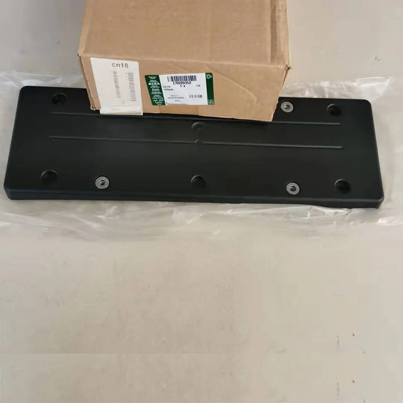 LR099352 FOR Land Rover Sport Range Rover 2014-2018 Front License Plate Base
LR099352 FOR Land Rover Sport Range Rover 2014-2018 Front License Plate Base