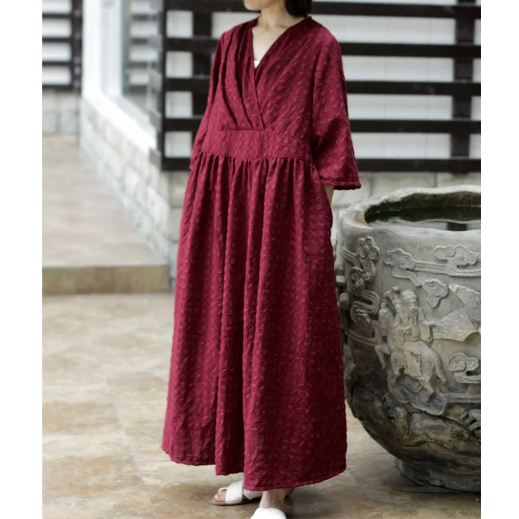 2020 female new summer plus size cotton bubble jacquard antique horn sleeve lace retro V-neck loose dress
2020 female new summer plus size cotton bubble jacquard antique horn sleeve lace retro V-neck loose dress