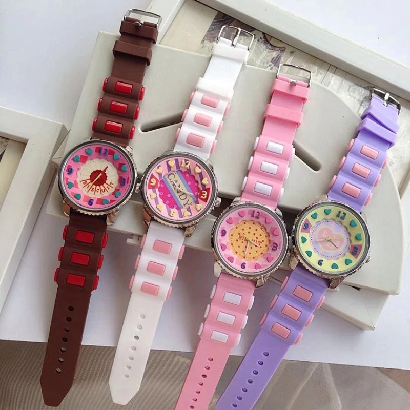 Fashion trends men and women watch simple original style color candy color jelly student couple watch 
Fashion trends men and women watch simple original style color candy color jelly student couple watch