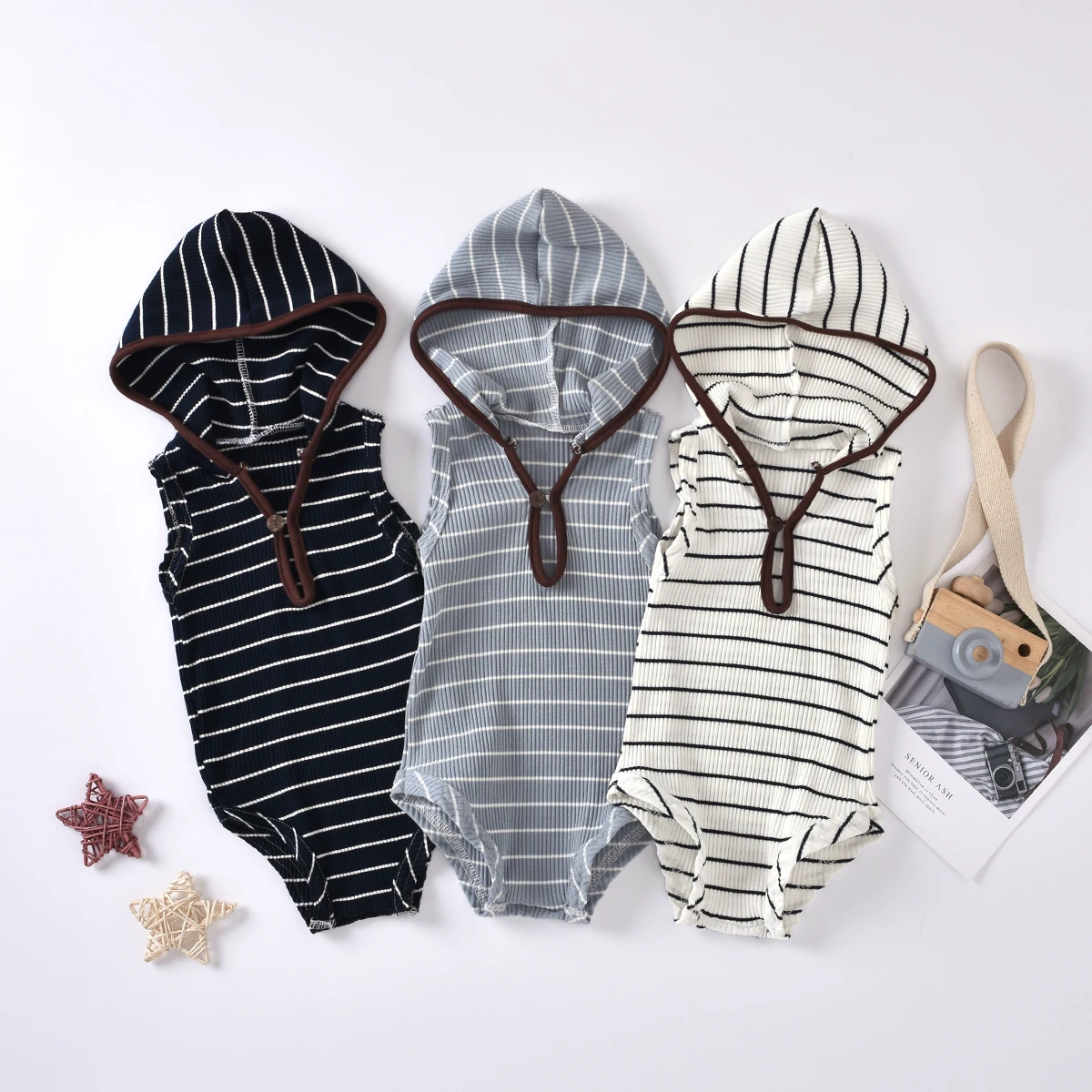 2020 Summer Autumn New Casual Baby Hooded Rompers 3 Colors Striped Knited Button Sleeveless Jumpsuit Outwear Boys Girls Clothing
2020 Summer Autumn New Casual Baby Hooded Rompers 3 Colors Striped Knited Button Sleeveless Jumpsuit Outwear Boys Girls Clothing