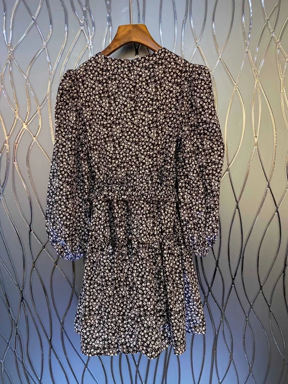 2021 spring new women's fashion round neck back zipper floral decoration long sleeve dress 307
2021 spring new women's fashion round neck back zipper floral decoration long sleeve dress 307