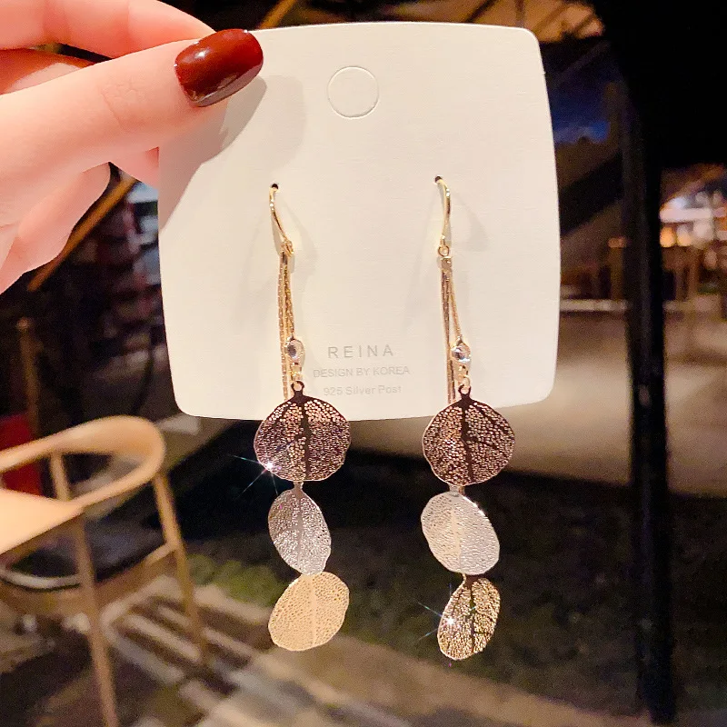 2020 New Women's Earrings Leaf Shape Drop Earrings for Women Bijoux Korean boucle Girl Gifts Jewelry Wholesale
2020 New Women's Earrings Leaf Shape Drop Earrings for Women Bijoux Korean boucle Girl Gifts Jewelry Wholesale
