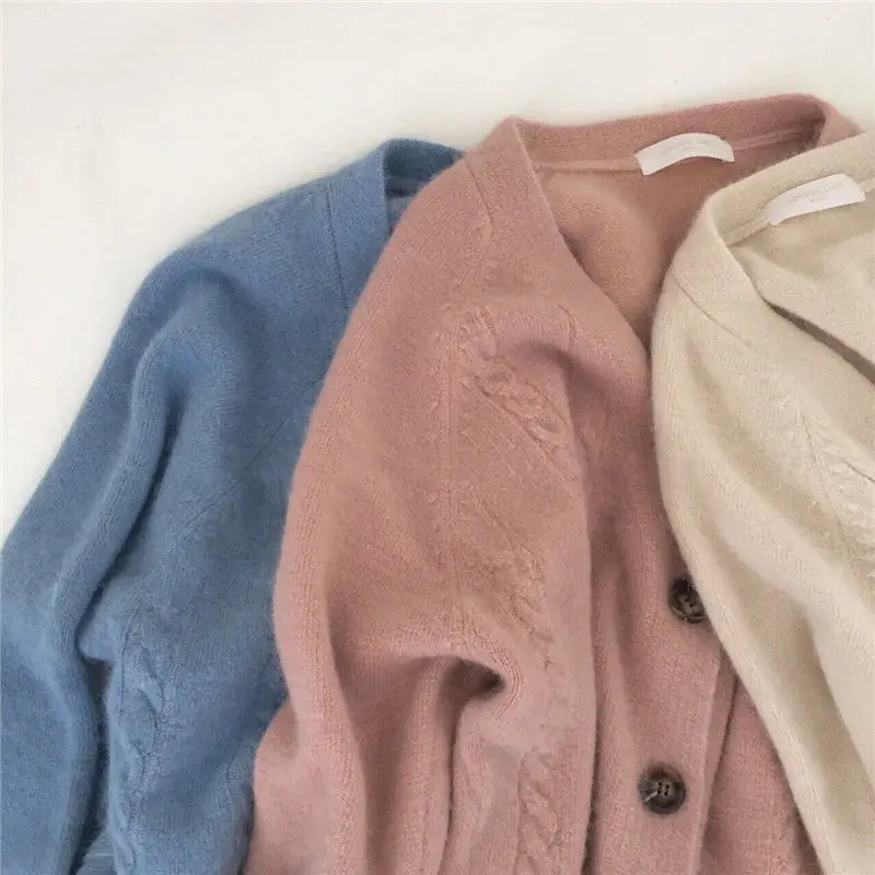 Han Fan new 2020 autumn and winter solid color small twist sweater women's jacket short knitted cardigan women
Han Fan new 2020 autumn and winter solid color small twist sweater women's jacket short knitted cardigan women