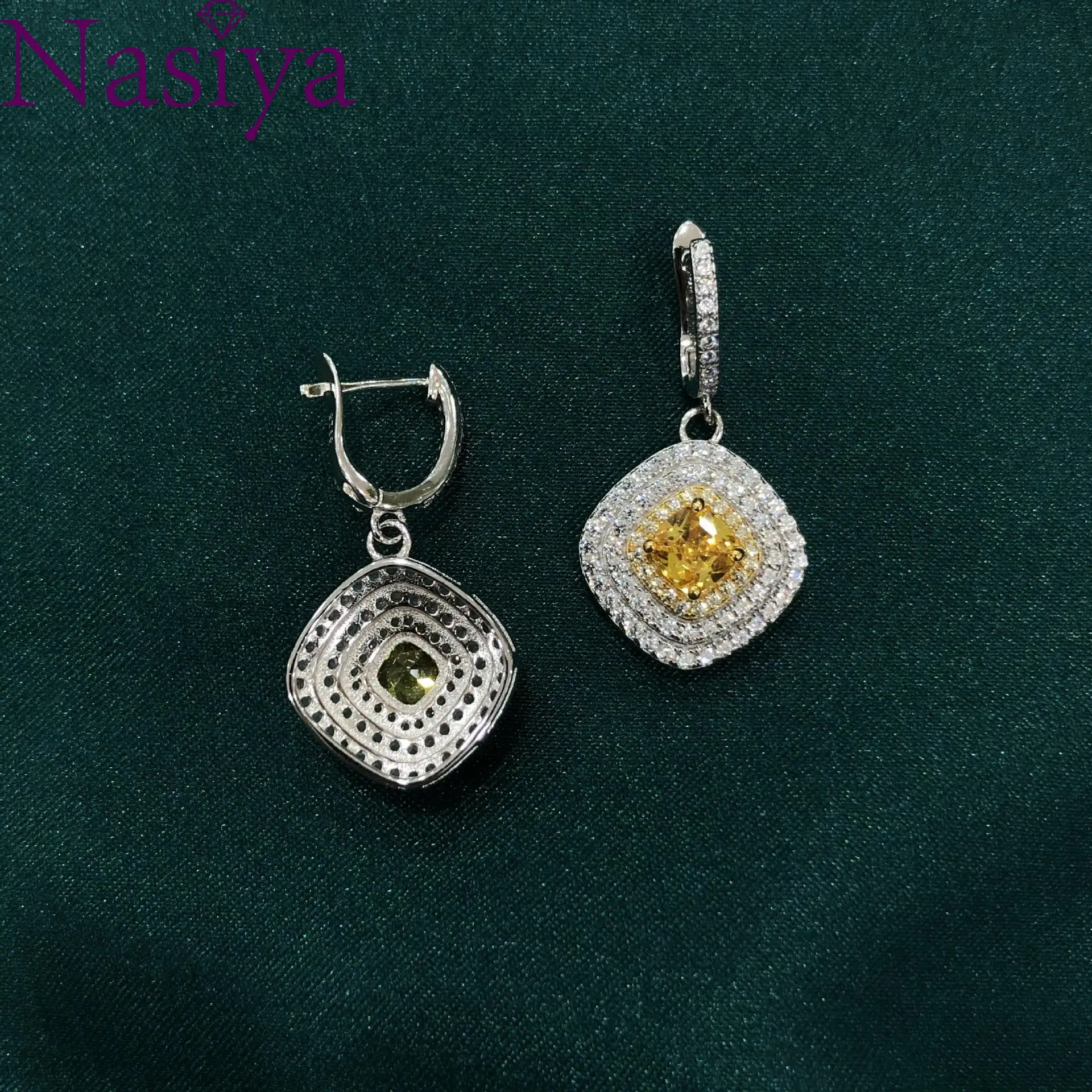925 Sterling Silver Encircled Diamond Yellow High Carbon Earrings Cushion 5*5MM Retro Earrings Female Jewelry Gifts Wholesale
925 Sterling Silver Encircled Diamond Yellow High Carbon Earrings Cushion 5*5MM Retro Earrings Female Jewelry Gifts Wholesale