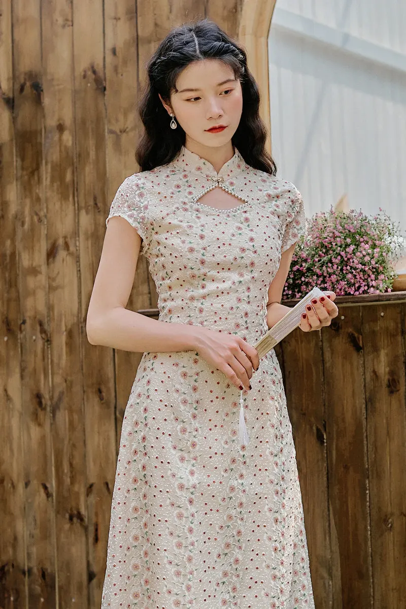 Spot film girl heavy wind improved cheongsam embroidered the new dress
Spot film girl heavy wind improved cheongsam embroidered the new dress