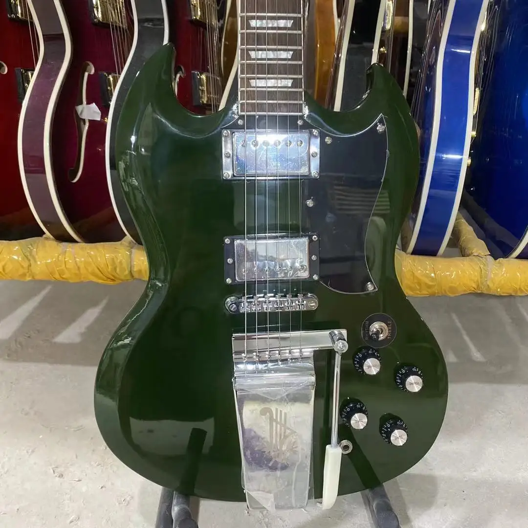 Электрогитара SG G400, темно-зеленая хромированная металлическая гитара Bigsby Tremolo из палисандра, корпус гитары из красного дерева
Электрогитара SG G400, темно-зеленая хромированная металлическая гитара Bigsby Tremolo из палисандра, корпус гитары из красного дерева