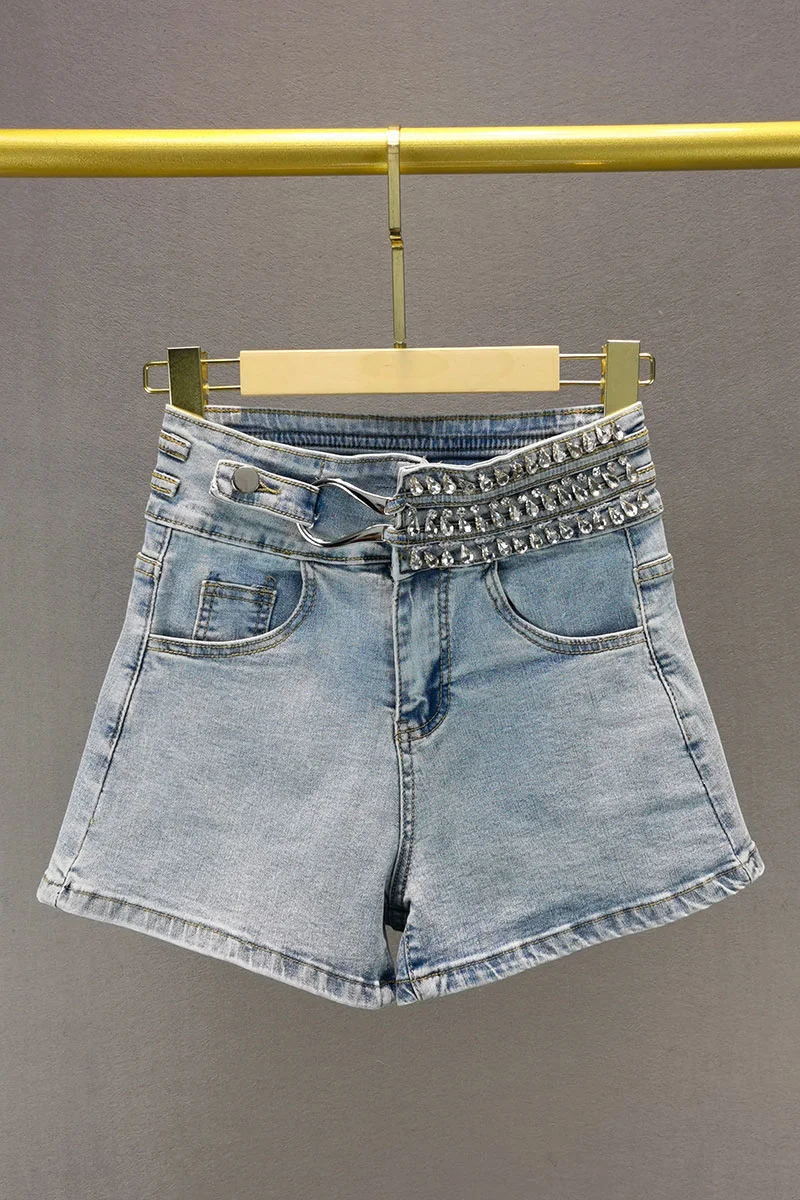 IEQJ 2021 New Summer Fashion Three Chains Diamond Slim High Waist Elastic Light Blue Denim Shorts Female Hots WR24105L
IEQJ 2021 New Summer Fashion Three Chains Diamond Slim High Waist Elastic Light Blue Denim Shorts Female Hots WR24105L