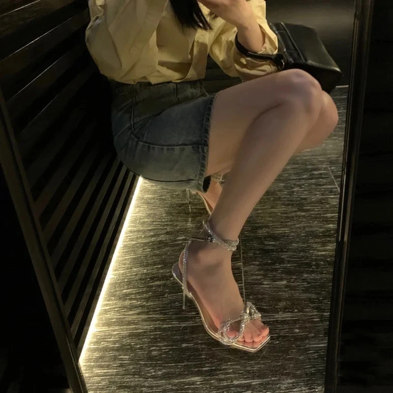 2021 summer new style fashion women shoes pvc Transparent clear Bow crystal peep toe strappy high heels sandals bride wedding
2021 summer new style fashion women shoes pvc Transparent clear Bow crystal peep toe strappy high heels sandals bride wedding