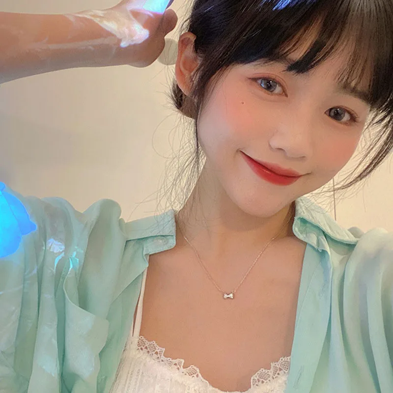 Hot Sale Bowknot Silver Color Pendant with Bling Zircon Stone Long Chain Necklace For Women Fashion Jewelry Personality Elegance
Hot Sale Bowknot Silver Color Pendant with Bling Zircon Stone Long Chain Necklace For Women Fashion Jewelry Personality Elegance