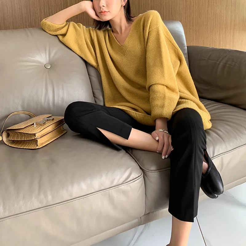 Autumn spring ladies mid-length knitted sweater sexy V-neck simple top Korean irregular hem casual wool sweater loose large size
Autumn spring ladies mid-length knitted sweater sexy V-neck simple top Korean irregular hem casual wool sweater loose large size